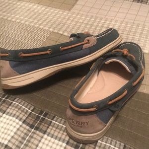 Sperry topsiders size 9.5.
